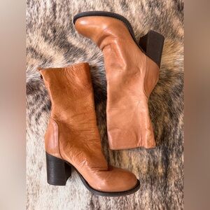 FREE PEOPLE “ELLE” cognac leather slouch bootie. Size 7.